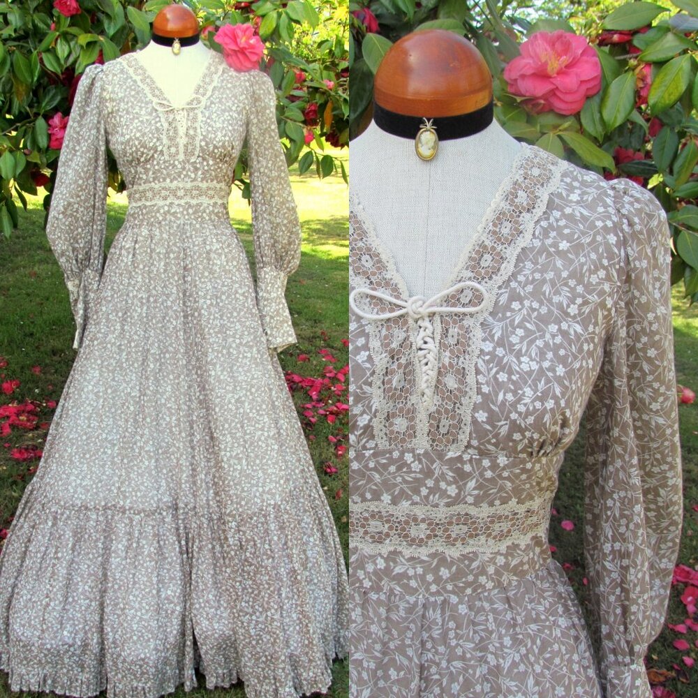 VICTORIAN COSTUME GOWN, S, WIDE SKIRT, FLORAL PRINT w LACE - VINTAGE ORIGINAL